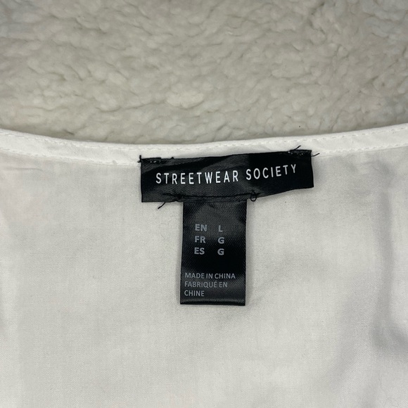 Streetwear Society Light White V-neck Crop Top with Lace in Medium - Picture 5 of 7